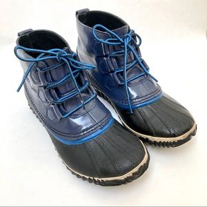 Sorel: blue “Out N About” duck boots (8.5)